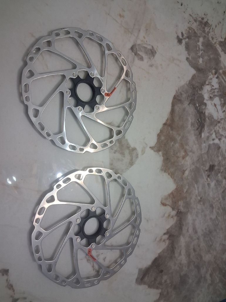 Käytetty Shimano Deore SM-RT64 Centerlock Disc 2025 bike — kuva 6 / 6