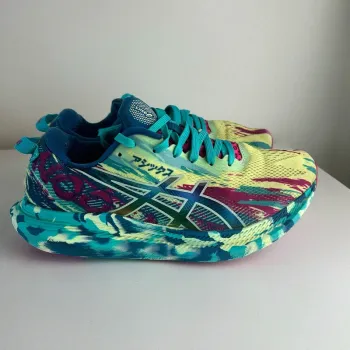 Used Asics Chaussures multicolores bike