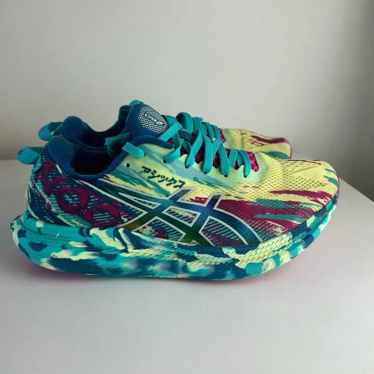 Used Asics Chaussures multicolores bike — image 1 of 9