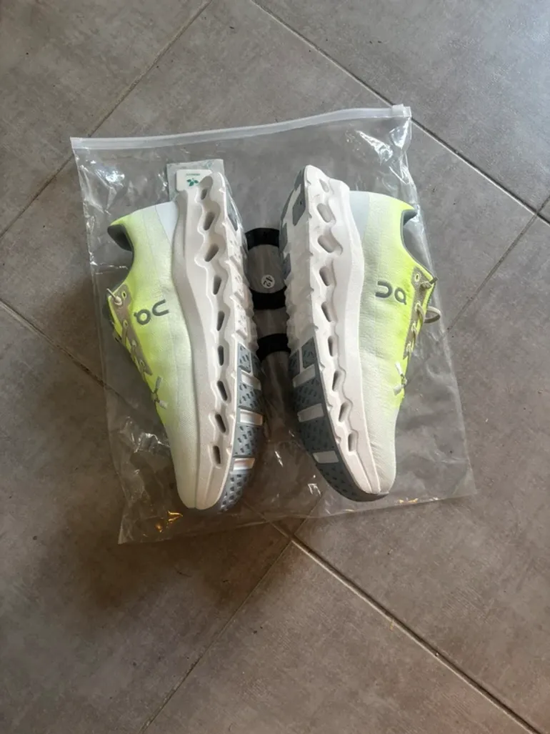 Tweedehands On Running Cloud bike — afbeelding 4 van 5