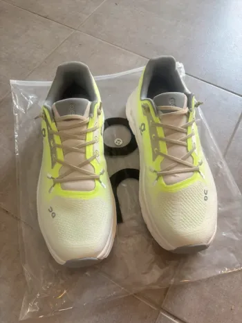 Tweedehands On Running Cloud bike — afbeelding 2 van 5