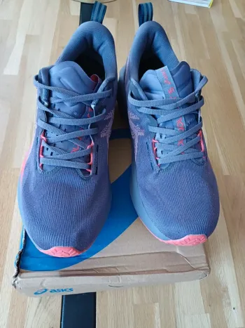 Used Asics Novablast 5 bike — image 6 of 8