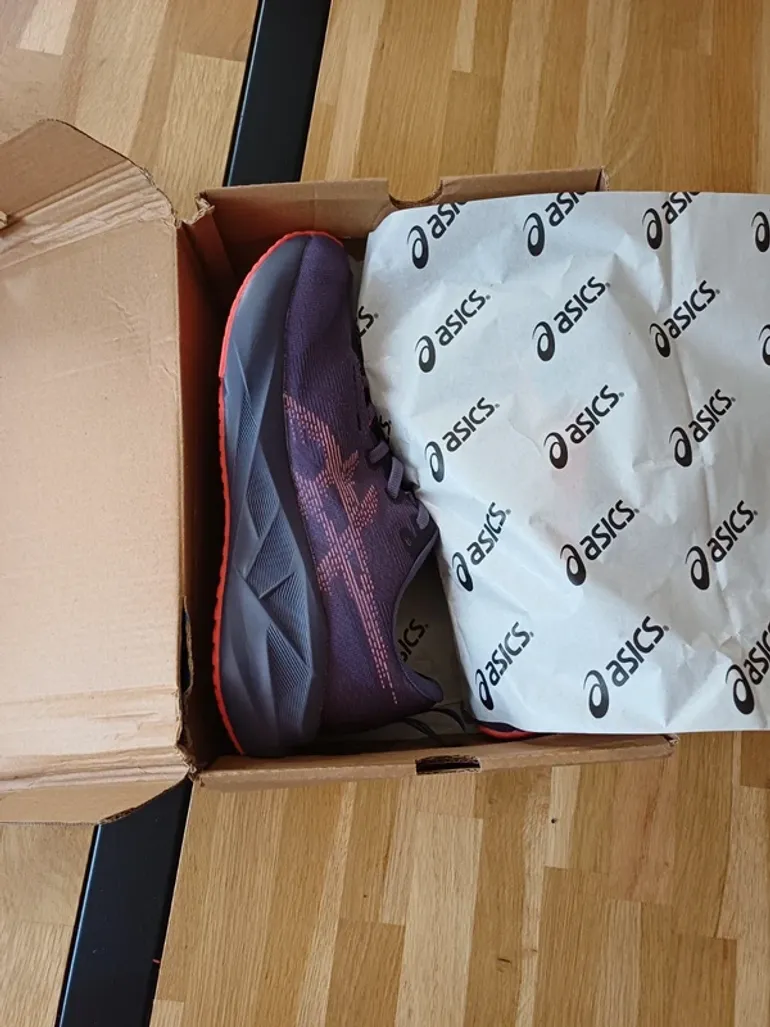 Used Asics Novablast 5 bike — image 8 of 8