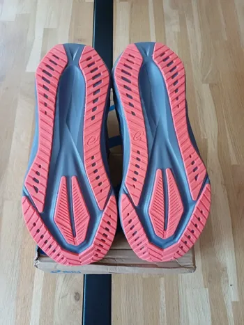 Used Asics Novablast 5 bike — image 4 of 8