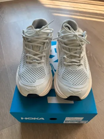 Tweedehands Hoka Clifton One9 bike — afbeelding 2 van 8