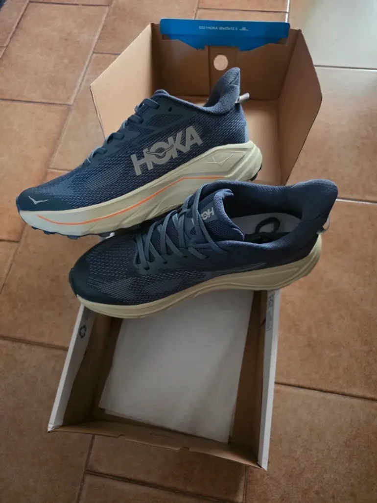 Used Hoka Challenger 8 bike — image 5 of 7