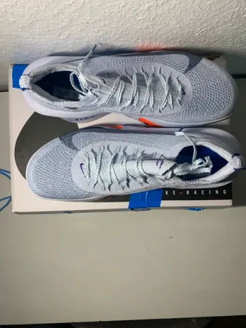 Used Nike Laufschuhe babyblau GR. 43 bike — image 3 of 11
