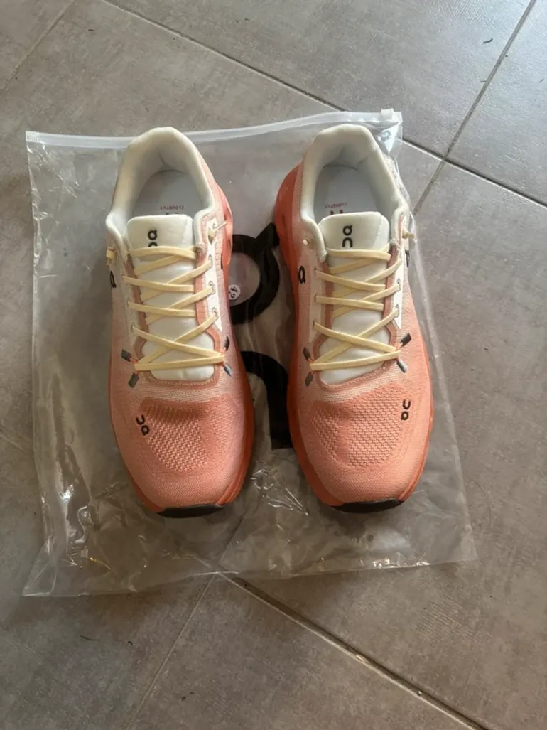 Tweedehands On Running Cloud bike — afbeelding 2 van 5