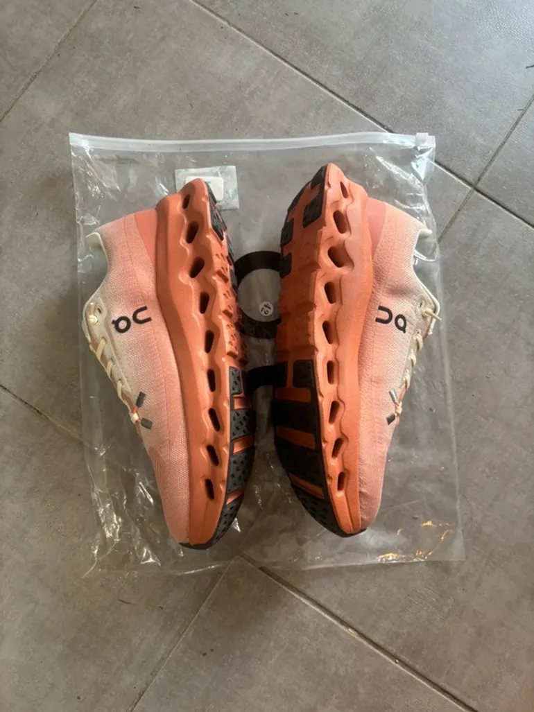 Tweedehands On Running Cloud bike — afbeelding 3 van 5