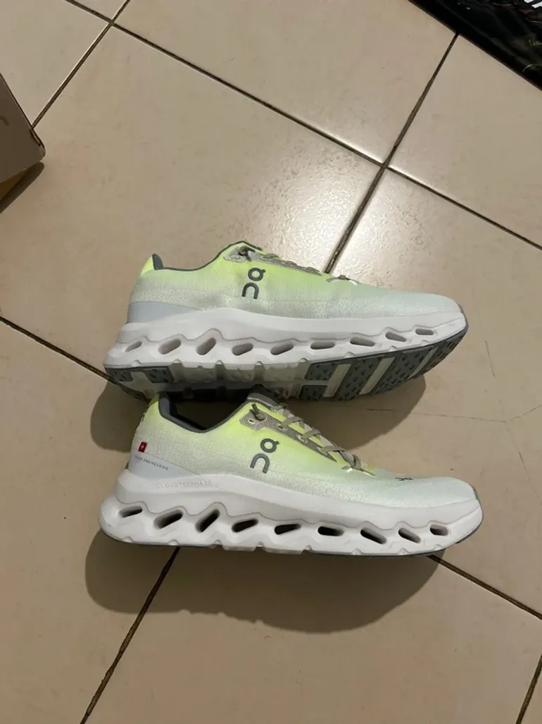 Tweedehands On Running Cloud bike — afbeelding 2 van 5