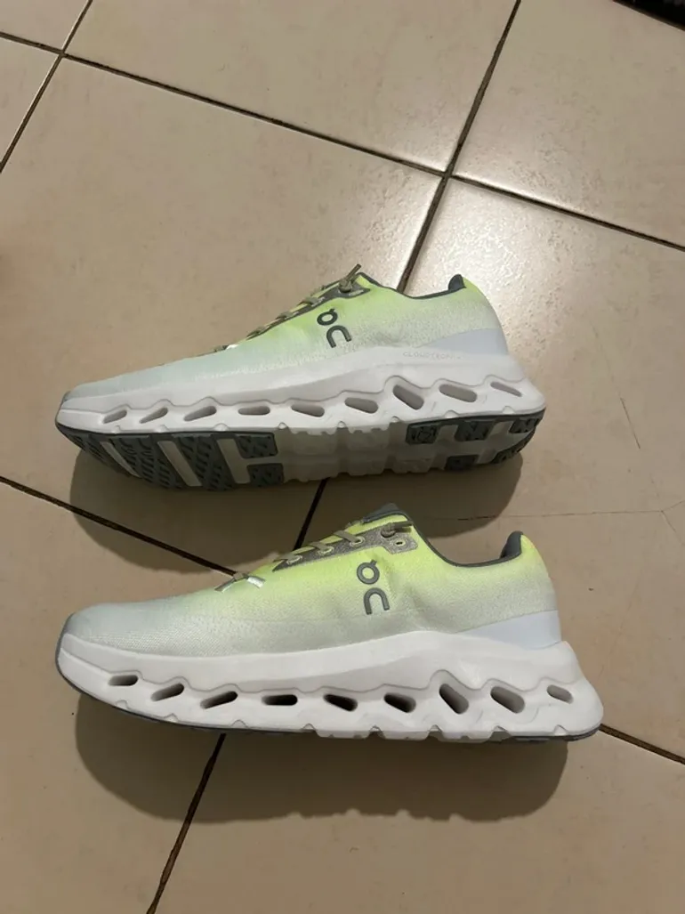 Tweedehands On Running Cloud bike — afbeelding 3 van 5