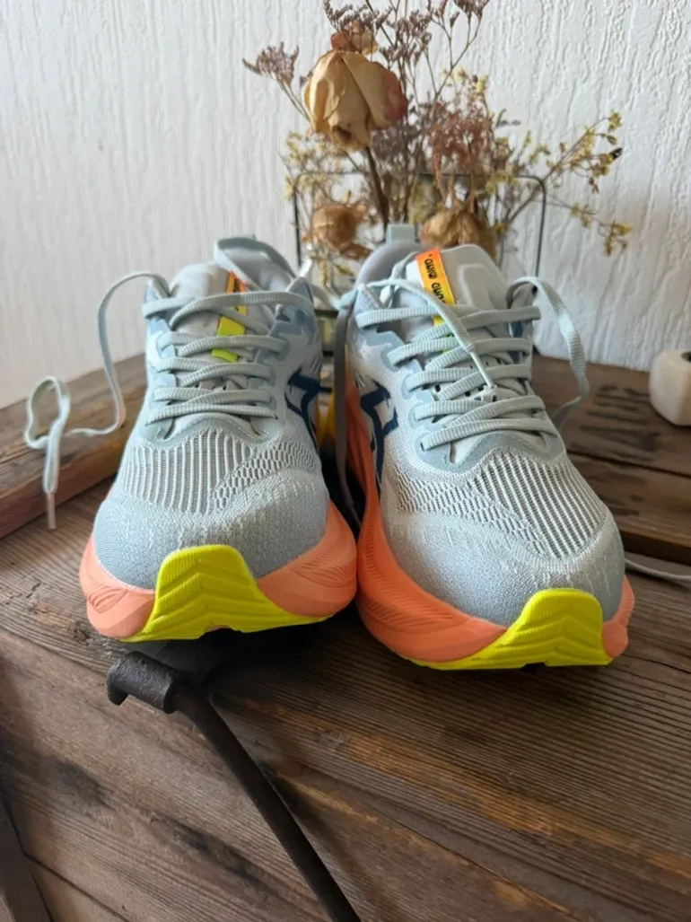 Brugt Asics Superblast 2 Paris bike — billede 1 af 5