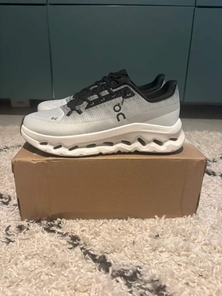 Tweedehands On Running Cloud bike — afbeelding 3 van 5