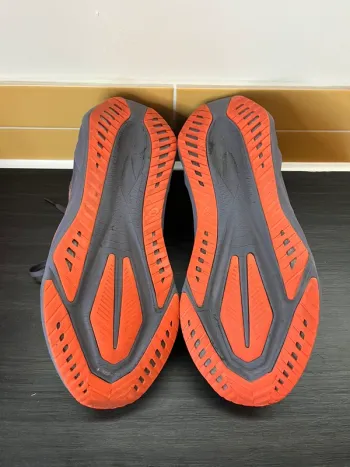 Used Asics Novablast 5 bike — image 5 of 6