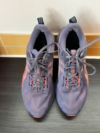 Used Asics Novablast 5 bike — image 4 of 6