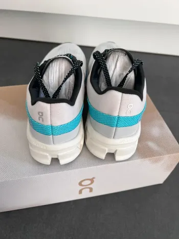 Použité Lightweight On Running Trainers bike — obrázek 6 z 8