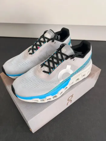 Použité Lightweight On Running Trainers bike