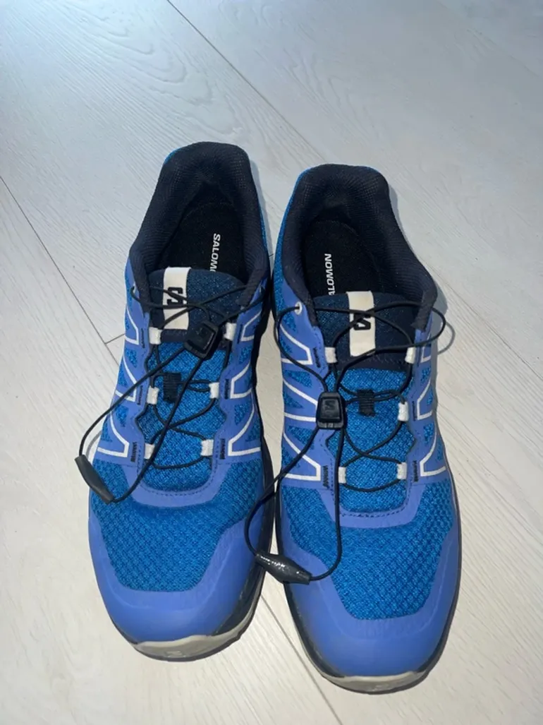 Used Salomon sneakers bike — image 4 of 7