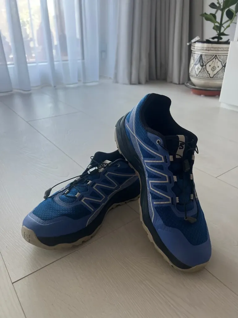 Used Salomon sneakers bike — image 1 of 7