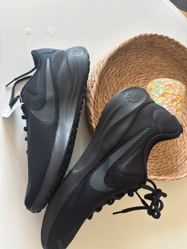 Used Nike Revolution 7 bike — image 1 of 5