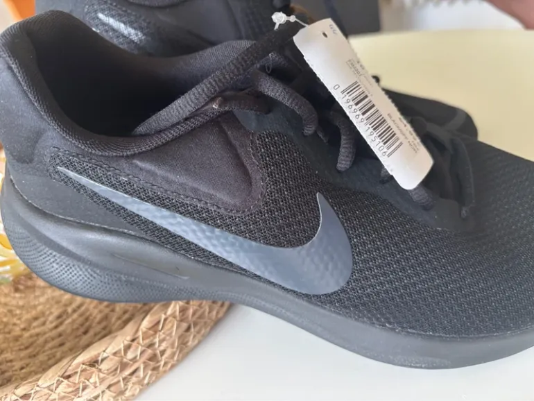 Used Nike Revolution 7 bike — image 3 of 5