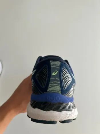 Used Asics Gel-Nimbus 23 bike — image 7 of 8