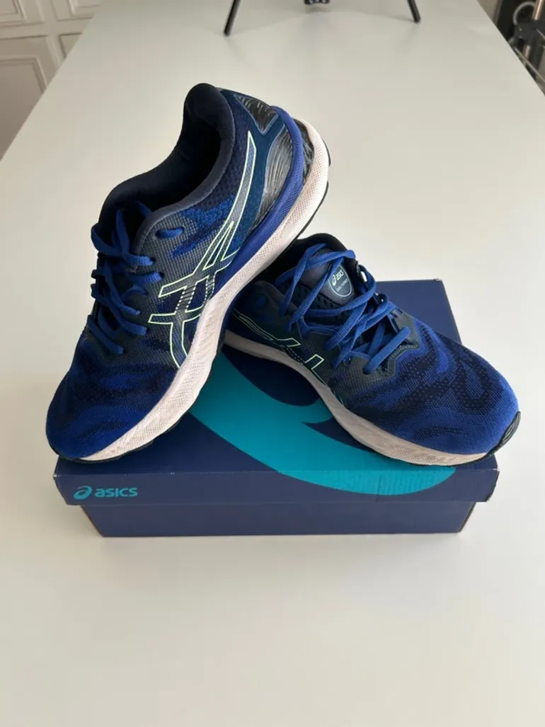 Used Asics Gel-Nimbus 23 bike — image 1 of 8