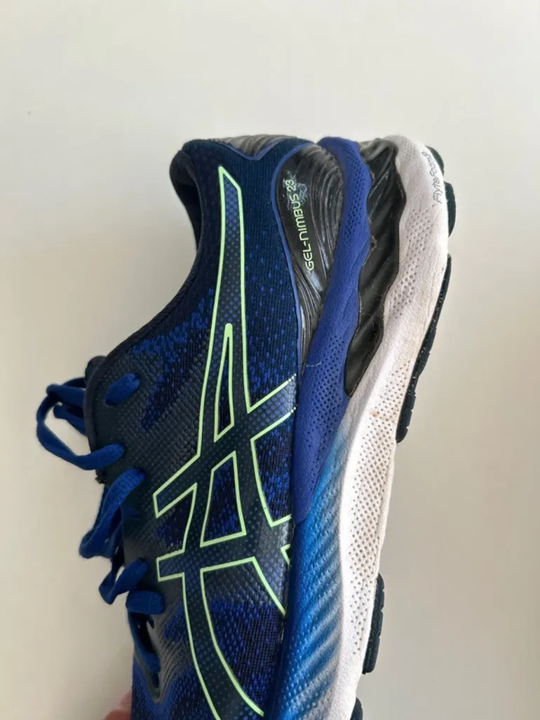Used Asics Gel-Nimbus 23 bike — image 6 of 8