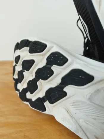 Tweedehands Hoka Clifton 9 bike — afbeelding 11 van 13