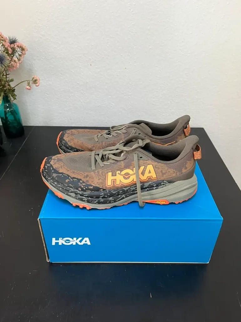 Brugt Hoka Speedgoat 6 bike — billede 1 af 4