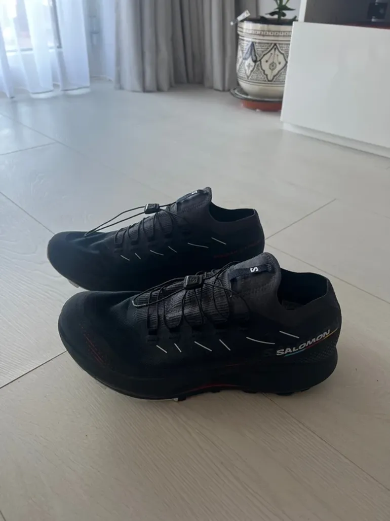 Used Salomon sneakers bike — image 2 of 5