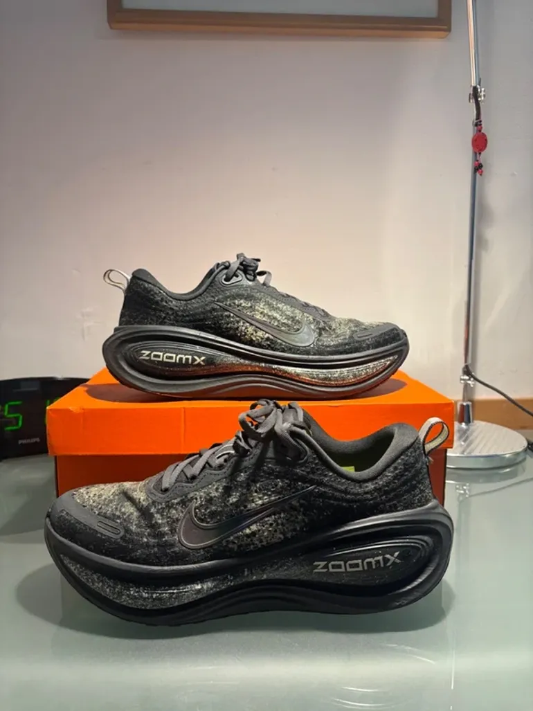 Tweedehands Nike Vomero Plus bike — afbeelding 1 van 10