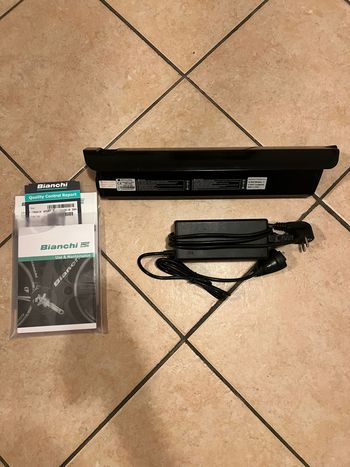 Bianchi 504Wh Battery and Original Charger 2020 bike d'occasion — image 2 sur 10