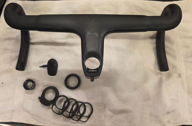 Used Canyon Aeroad CP 10 Handlebar 2022 bike — image 1 of 6