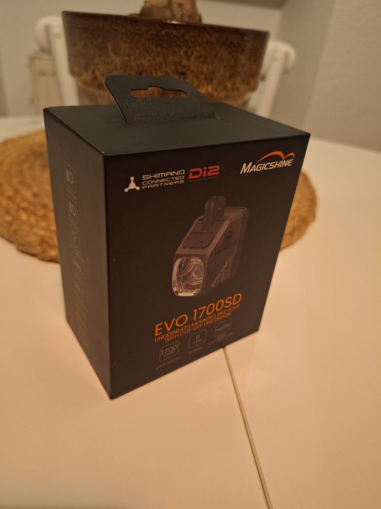 Used Magicshine EVO 1700SD Front Bike Light 2025 bike — image 4 of 5