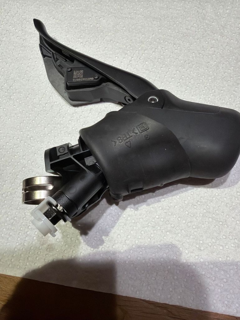 Shimano ST-RX715 Di2 and BL-RS717 bike d'occasion — image 2 sur 2