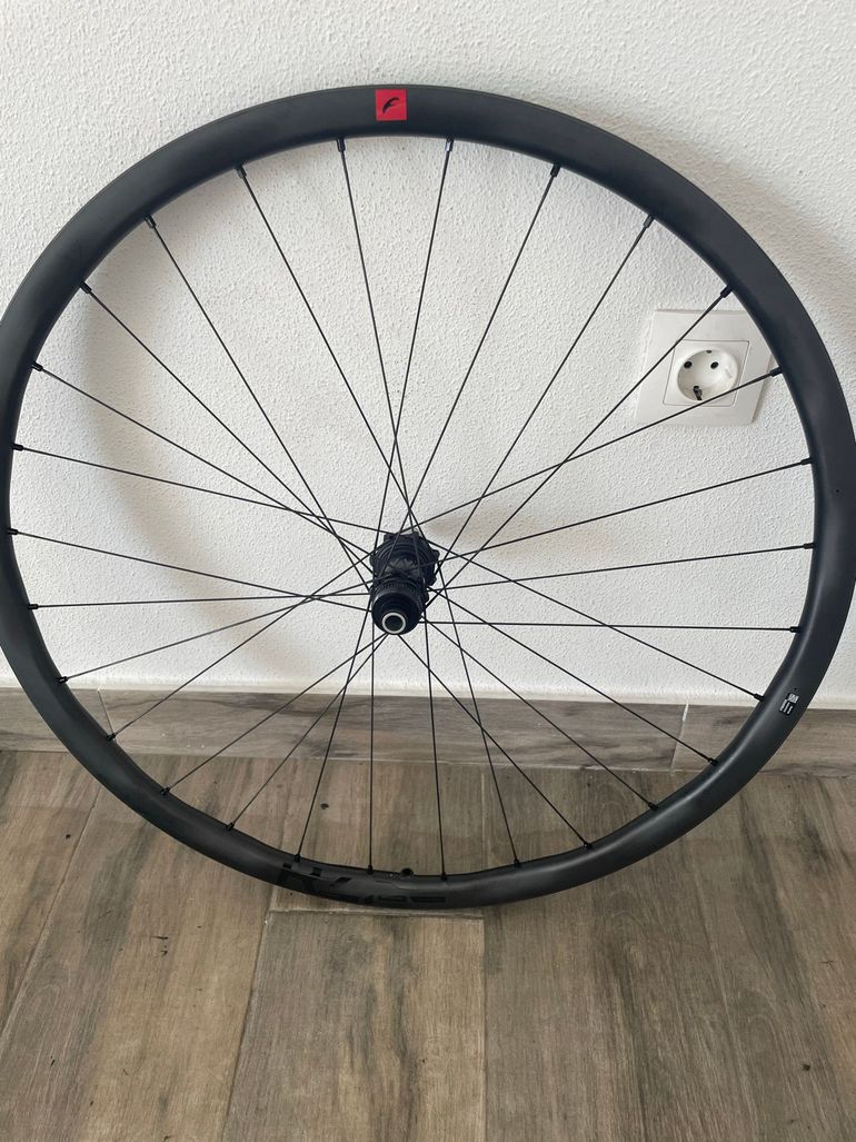 Used Fulcrum Red Zone Carbon MTB Wheelset bike — image 3 of 7