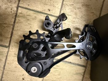 Used Shimano XT RD-M8100 SGS bike — image 6 of 6