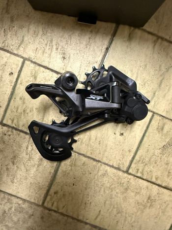 Used Shimano XT RD-M8100 SGS bike — image 5 of 6