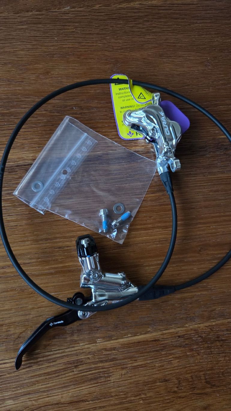 Używany Formula Cura 4 Disc Brakes Pair bike — zdjęcie 2 z 11