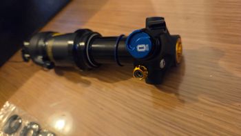 Used Öhlins TTX1 Air 165x45 Trunnion bike — image 8 of 9