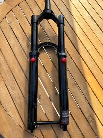 Used Fox 36 Elite Grip2 Fork 2025 bike — image 4 of 10