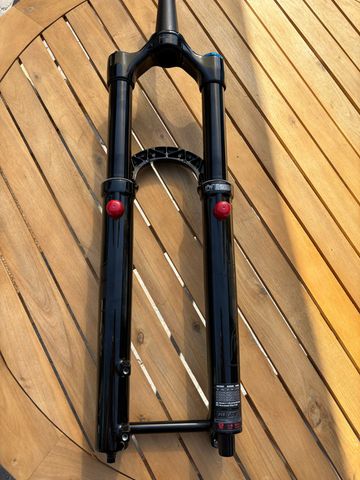 Fox 36 Elite Grip2 Fork 2025 bike usato — immagine 4 di 10