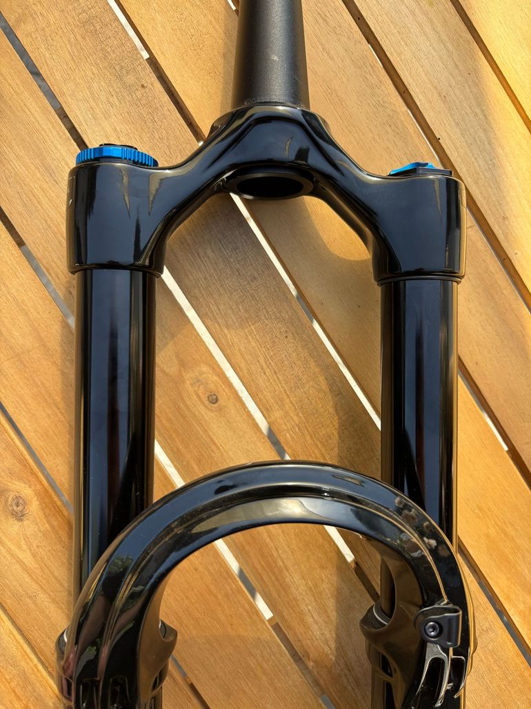 Used Fox 36 Elite Grip2 Fork 2025 bike — image 3 of 10