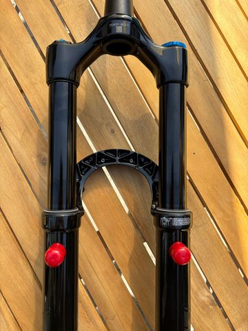 Fox 36 Elite Grip2 Fork 2025 bike usato — immagine 6 di 10