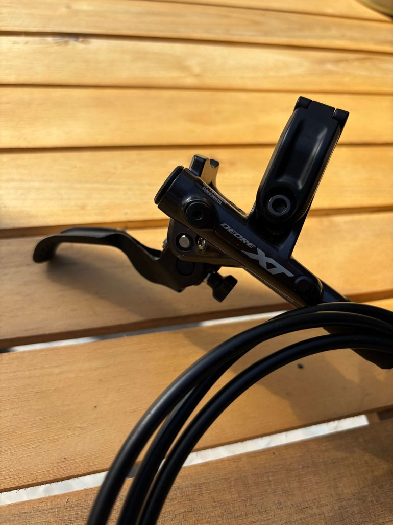 Tweedehands Shimano XT 4 piston brakeset 2025 bike — afbeelding 4 van 4