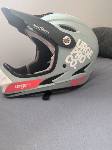 Urge pro co Pro Helmet 2026 bike d'occasion — image 3 sur 7