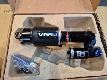Brugt RockShox Vivid Ultimate RC2T D1 Trunnion 205x65 Rear Suspension