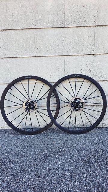 Used Lightweight Wegweiser Evo Wheelset bike — image 1 of 11