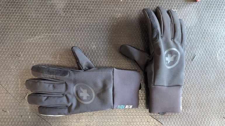 Used Assos Winter Gloves 2025 bike — image 2 of 3